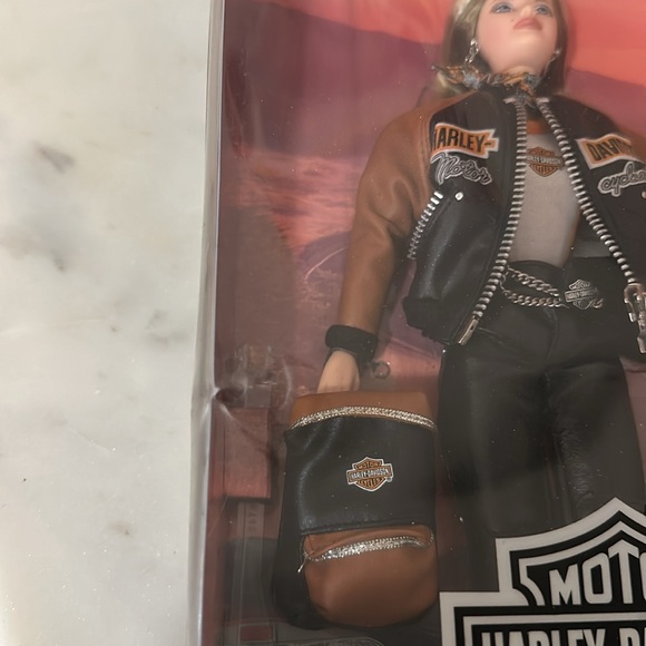 1999 MATTEL HARLEY DAVIDSON MOTORCYCLES COLLECTOR EDITION BARBIE DOLL 25637 - Picture 12 of 12